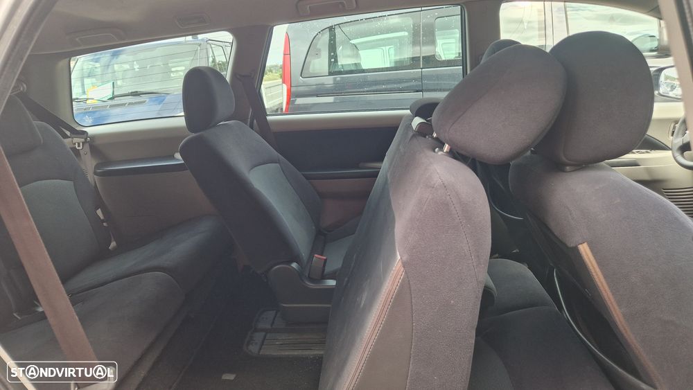 Mitsubishi Grandis 2.0 DI-D Instyle FPF - 26
