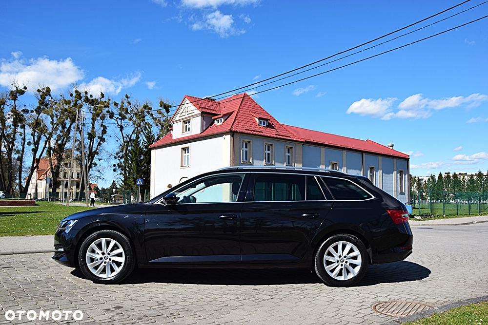 Skoda Superb 2.0 TDI Sportline DSG7 - 9