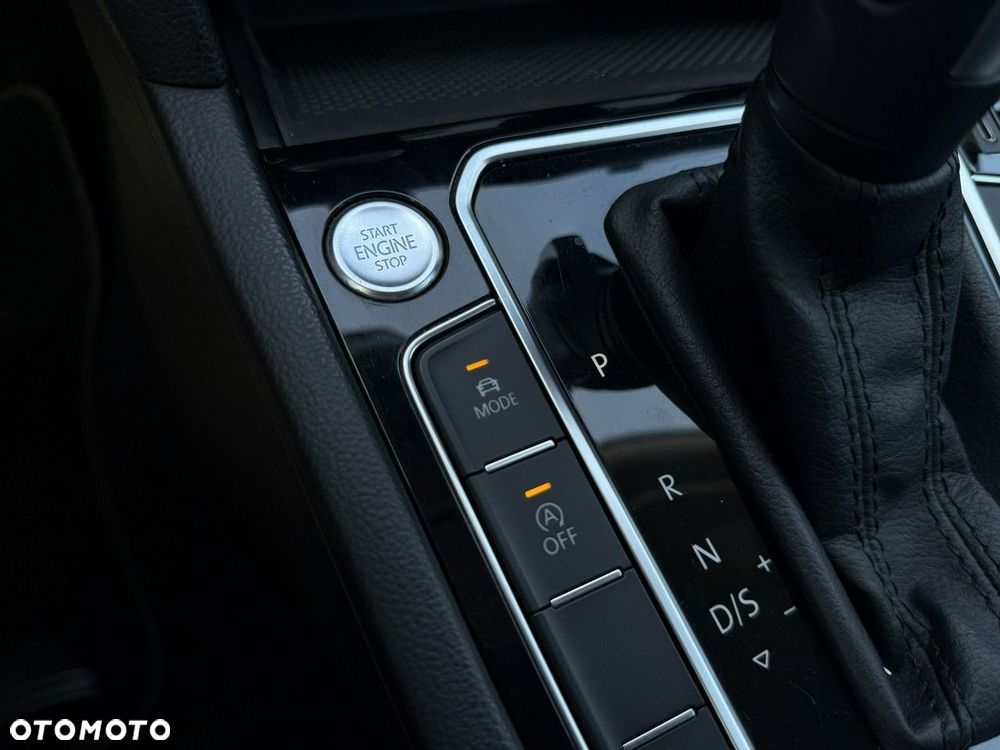 Volkswagen Passat 2.0 TSI Elegance DSG - 29