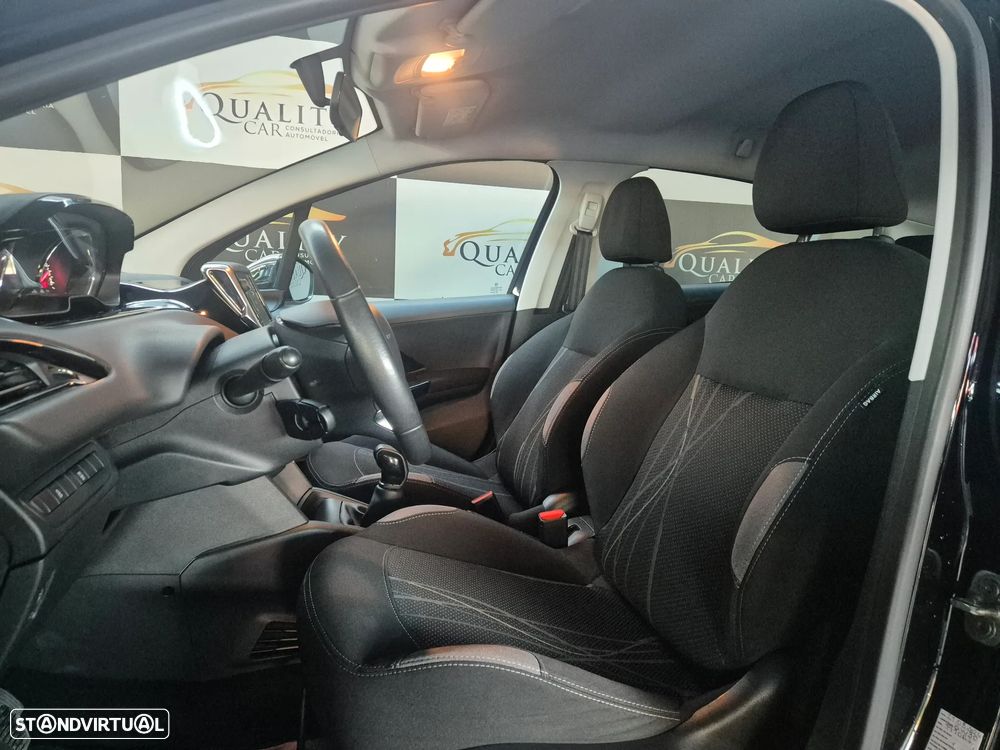 Peugeot 208 1.4 HDi SE Style - 6