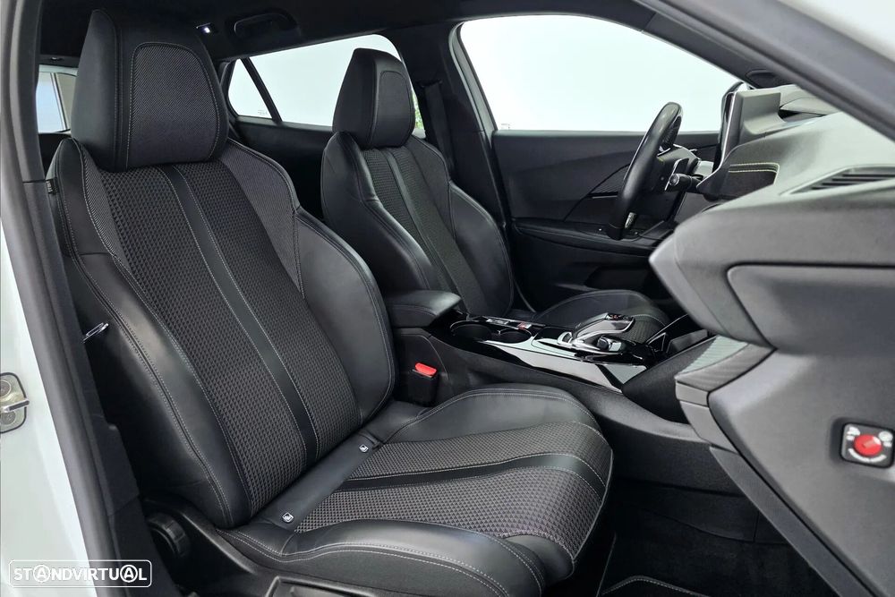 Peugeot 2008 1.2 PureTech GT Line EAT8 - 13