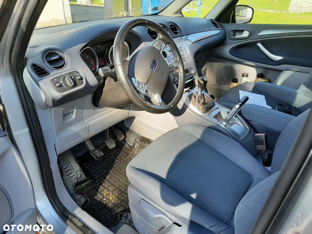 Ford Galaxy - 5