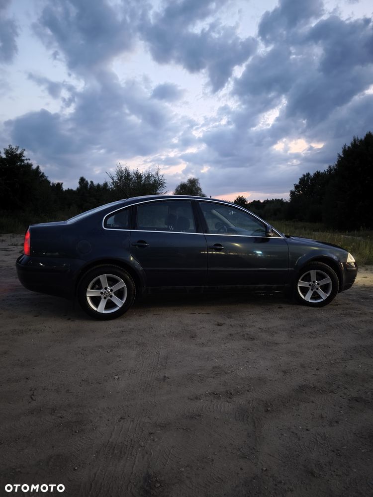 Volkswagen Passat 1.9 TDI Comfortline - 1