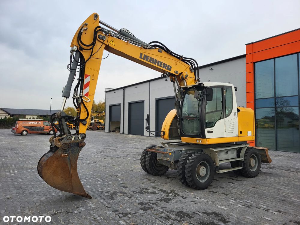 Liebherr A 918 Compact / z Niemiec /