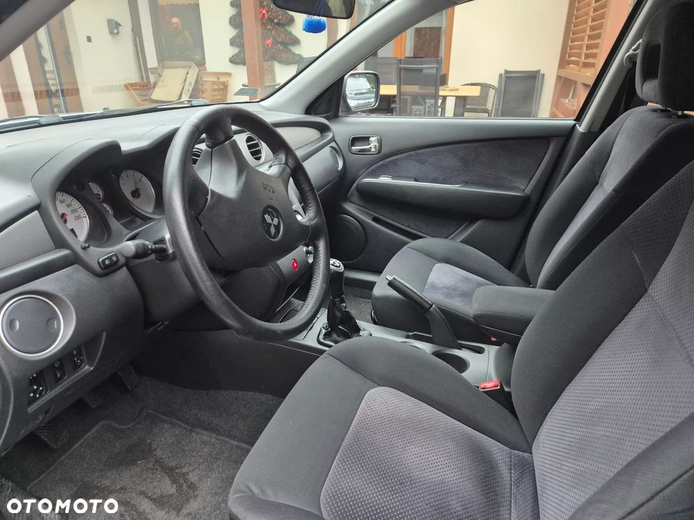 Mitsubishi Outlander 2.0 Comfort 4WD - 14