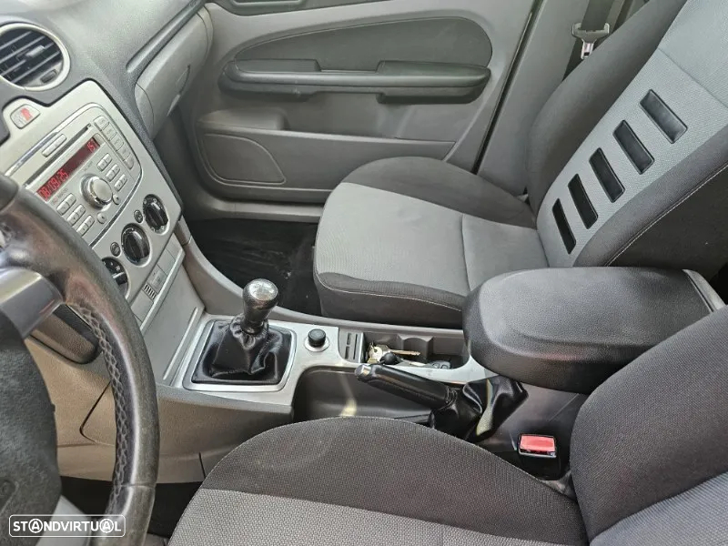 Ford Focus SW 1.6 TDCi Ghia - 21