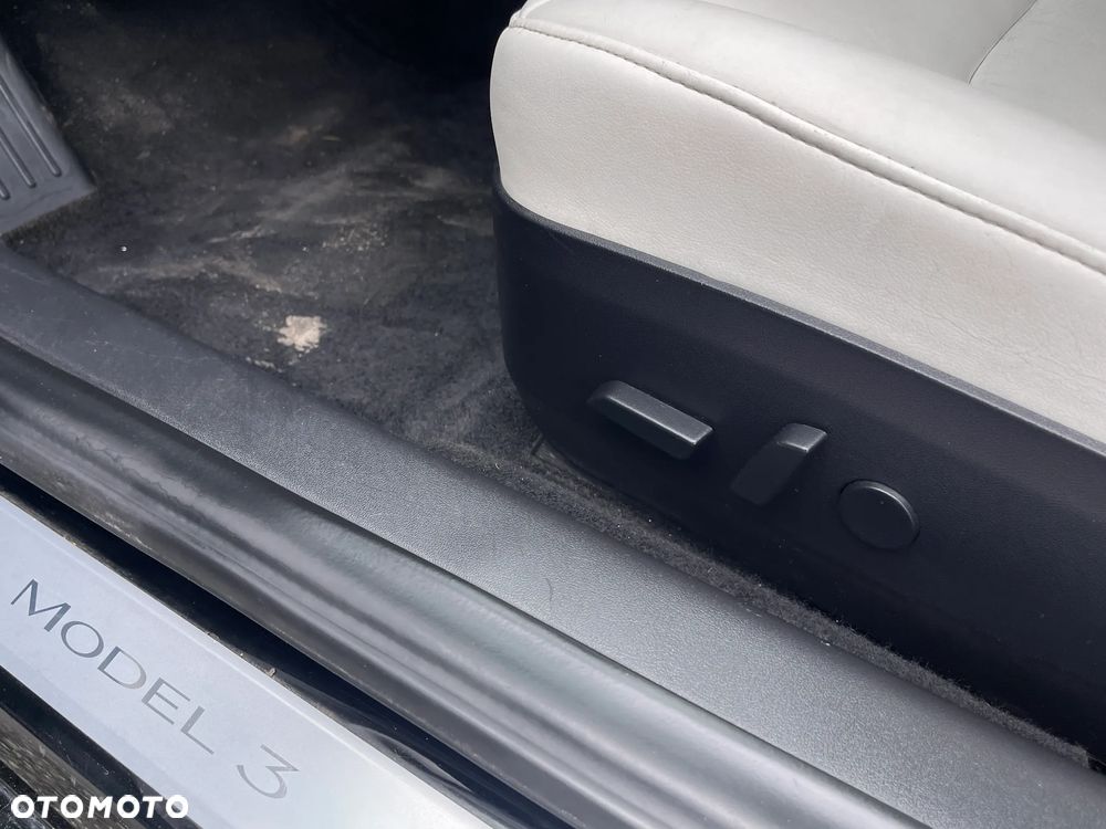Tesla Model 3 Langstreckenbatterie Allradantrieb Dual Motor - 17