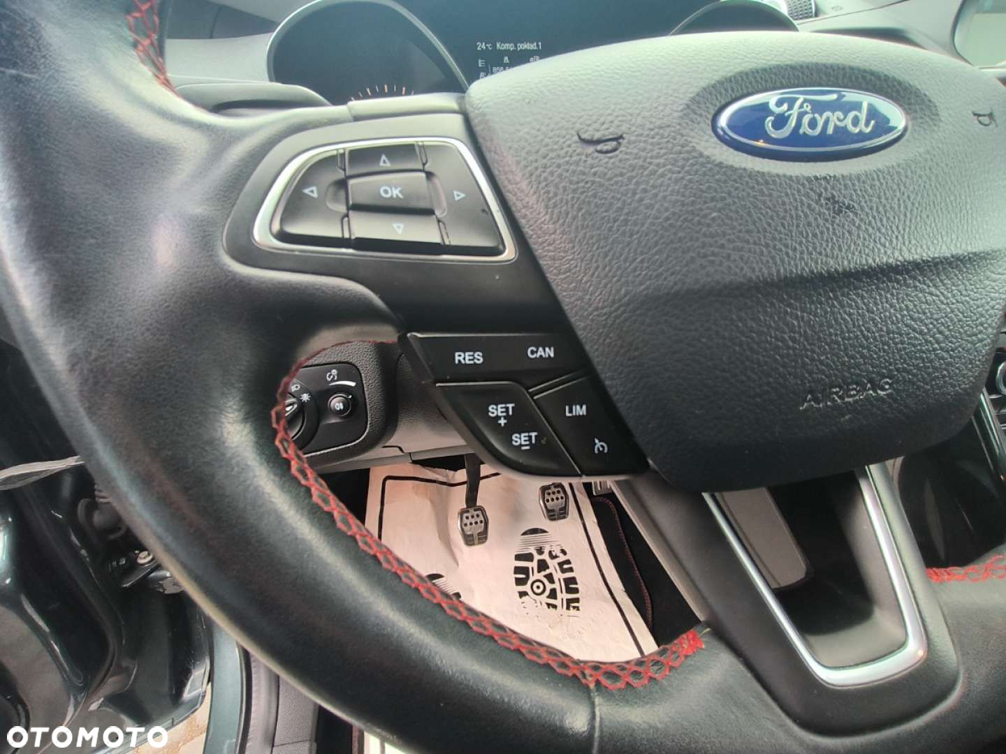 Ford Kuga - 13