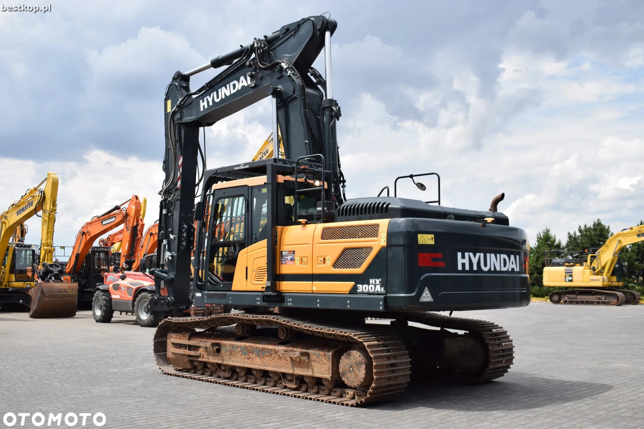 Hyundai HX300AL - 6