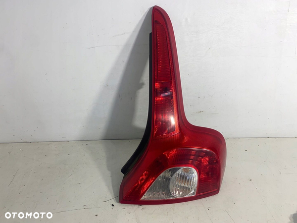 LAMPA PRAWY TYŁ PRAWA TYLNIA VOLVO C30 LIFT EU