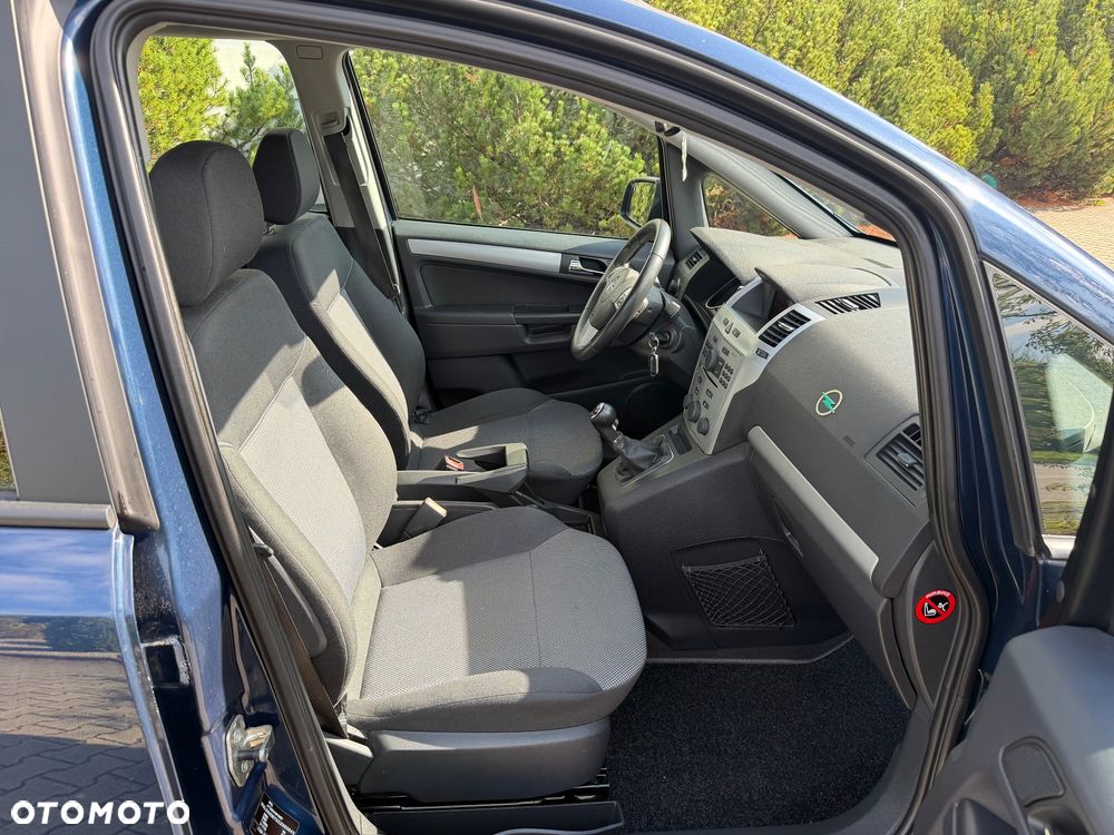 Opel Zafira - 24