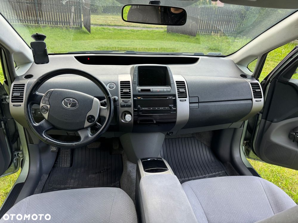 Toyota Prius 1.5 VVT-i Prestige - 24