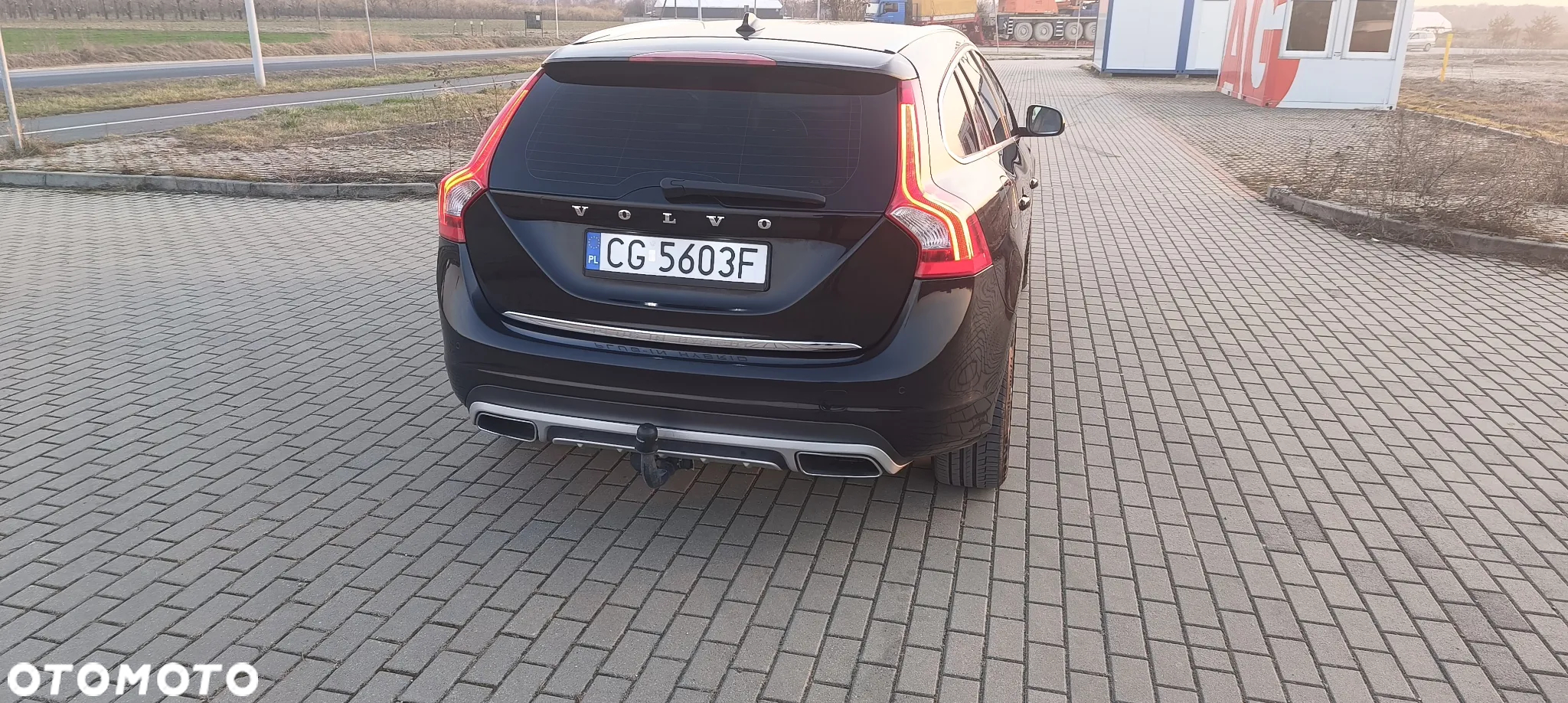 Volvo V60 D6 AWD Plug-in Hybrid Summum - 7
