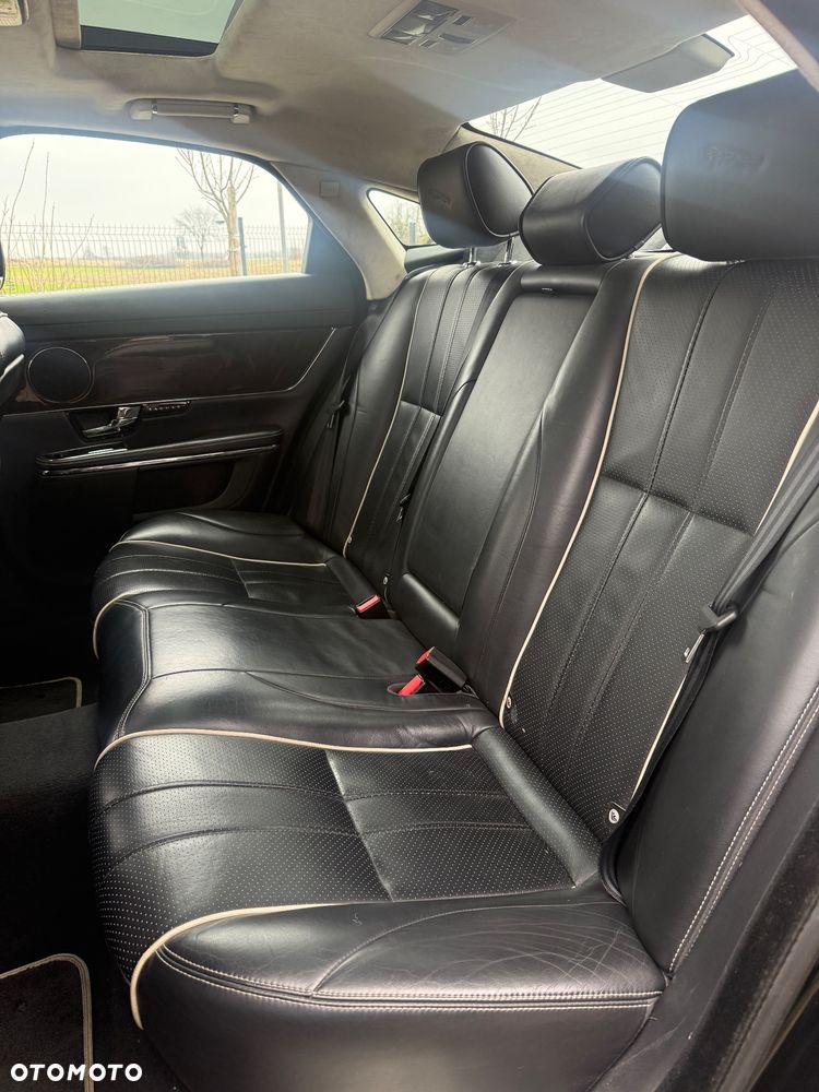 Jaguar XJ 3.0 D V6 Portfolio - 14