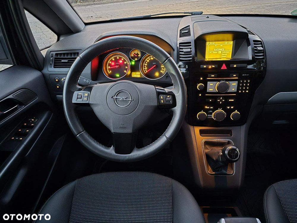 Opel Zafira 1.8 Cosmo - 27