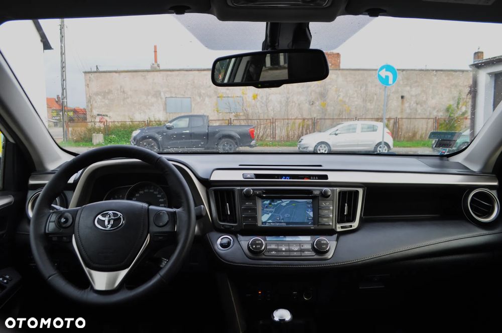 Toyota RAV4 2.2 D-4D 4x4 Executive - 13