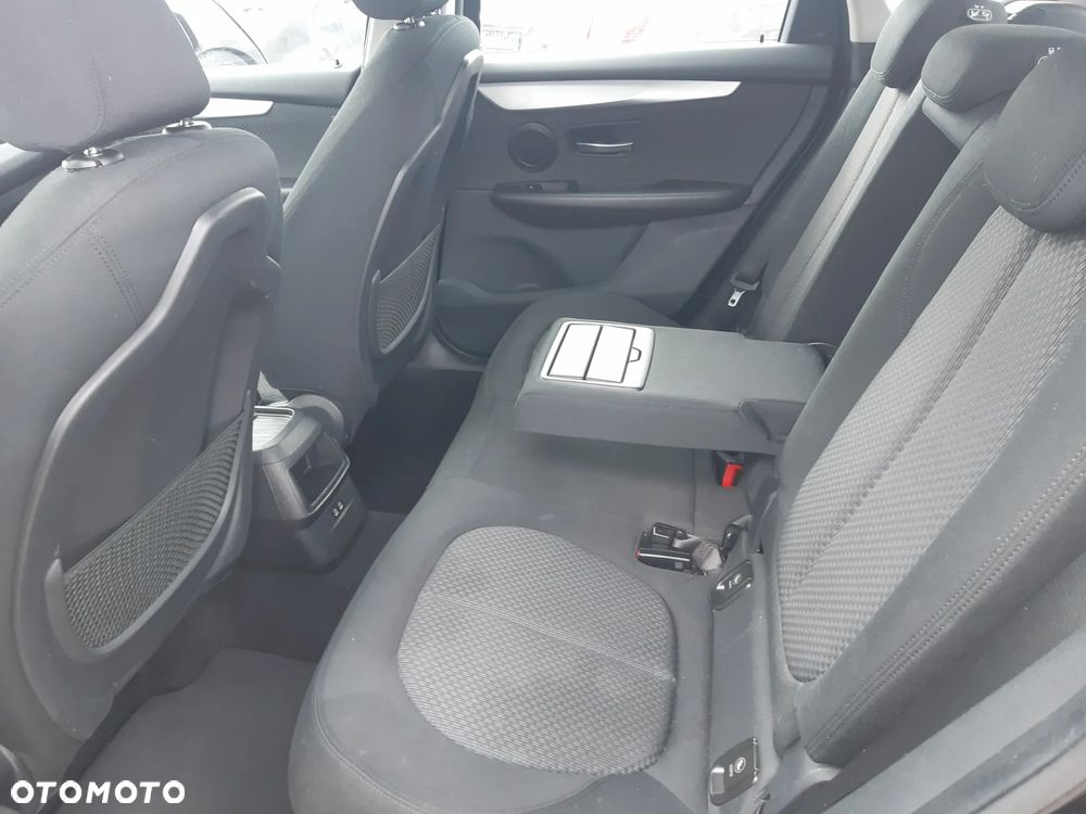 BMW Seria 2 218i - 15