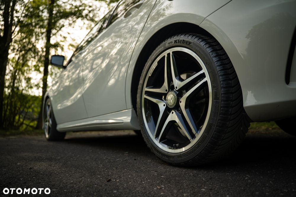 Mercedes-Benz Klasa A 180 AMG Line - 24