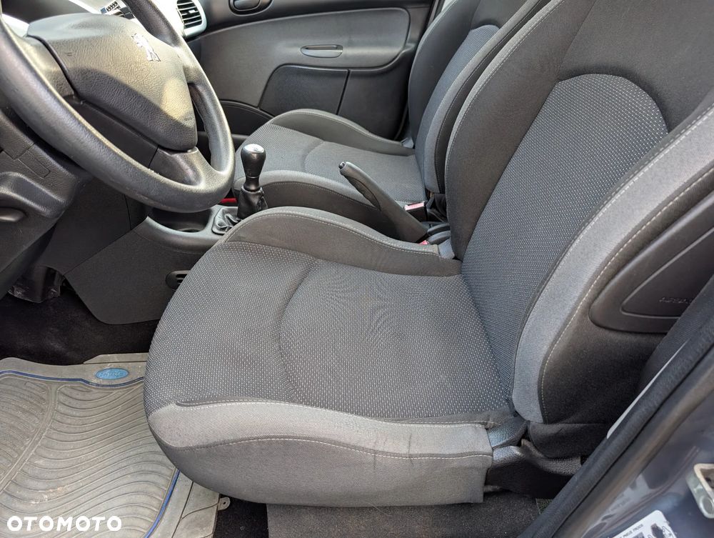 Peugeot 206 plus - 22