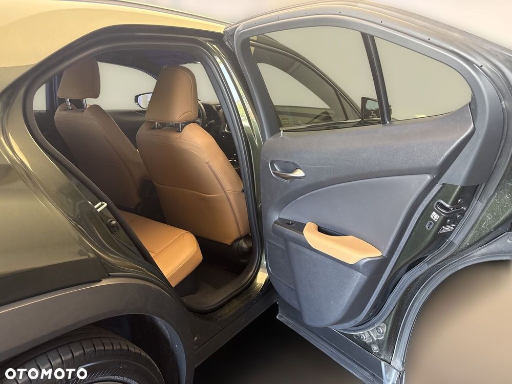 Lexus UX - 14