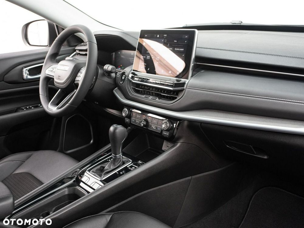 Jeep Compass - 26