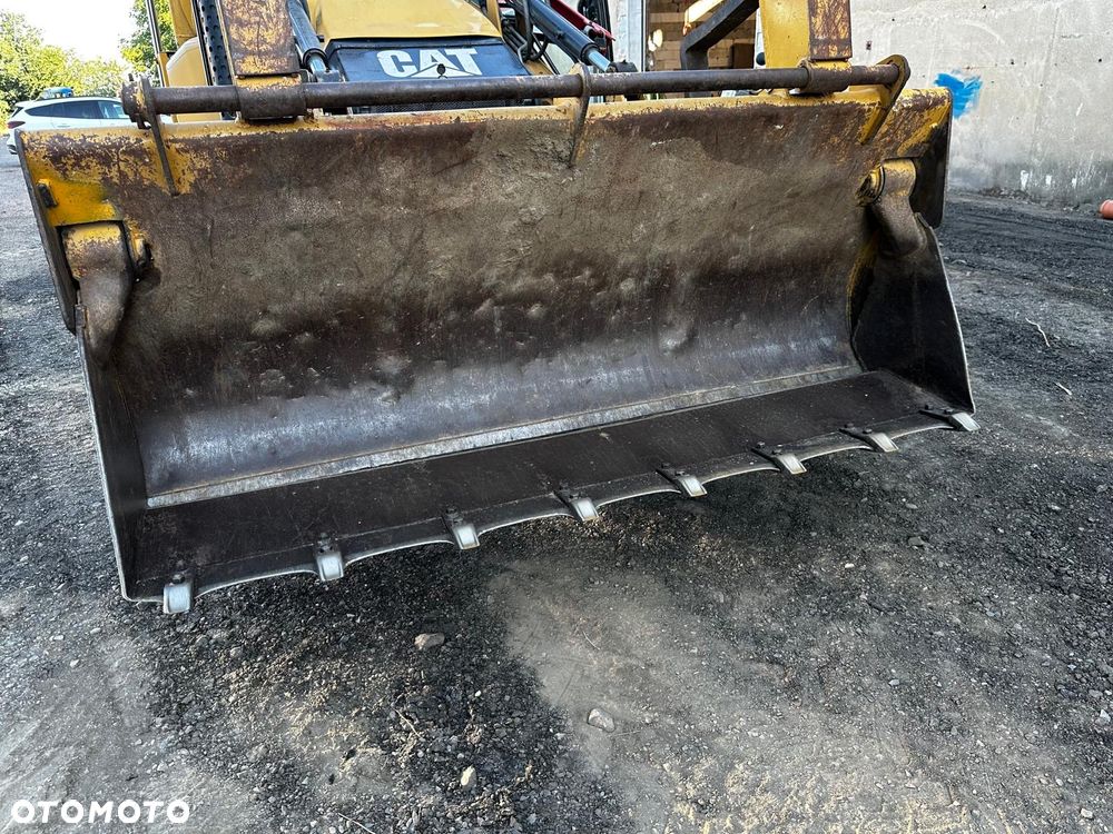 Caterpillar CAT 432F2 - 8