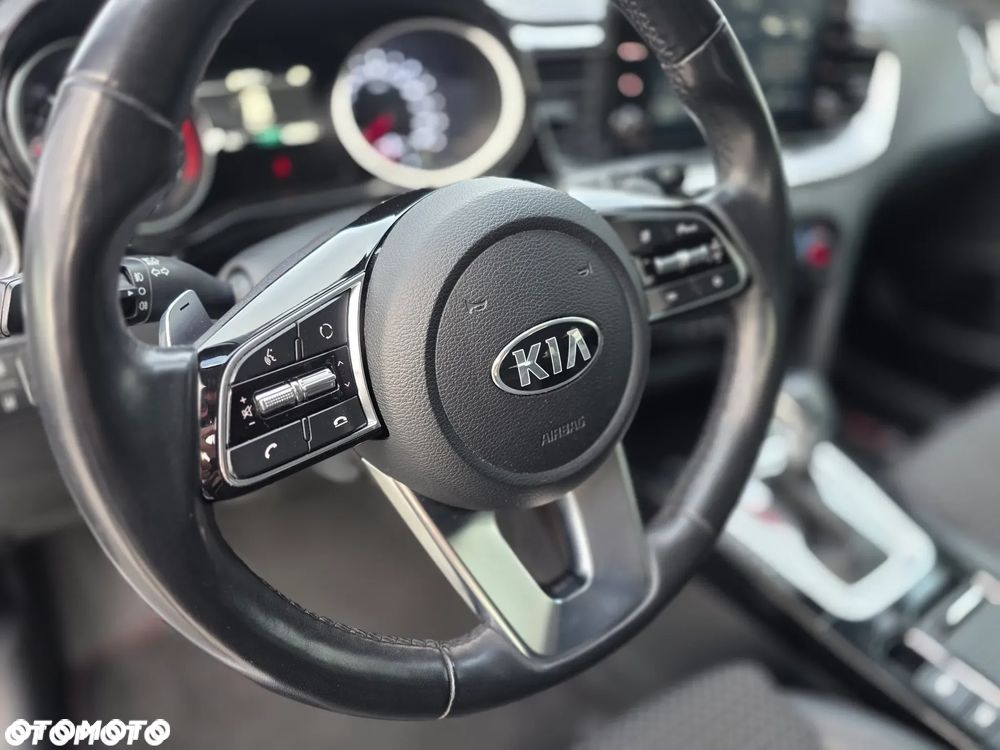 Kia Ceed 1.6 CRDi SCR L Business Line Plus DCT - 26