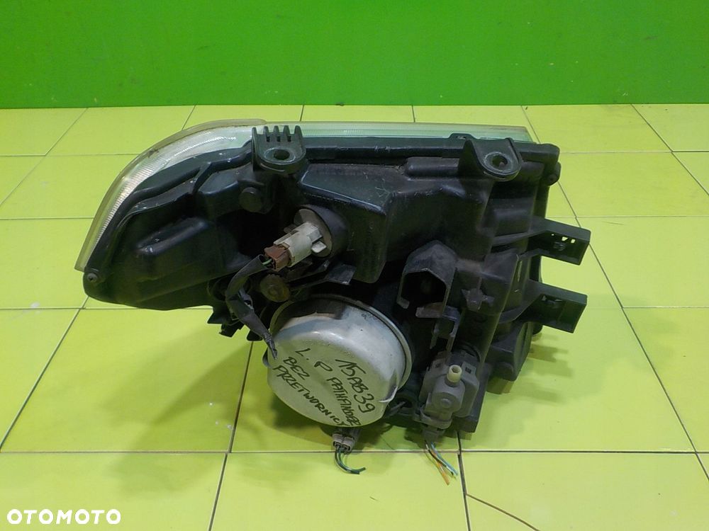 NISSAN PATHFINDER 2.5 D4 07r 5D xenon lampa lewa przod - 13