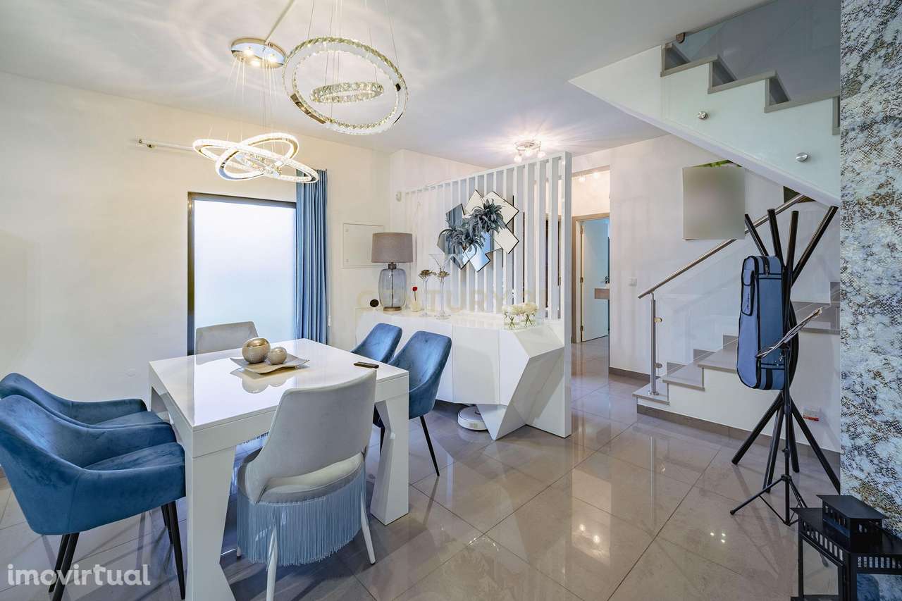 Moradia T4 - Fernão Ferro - Grande imagem: 5/28