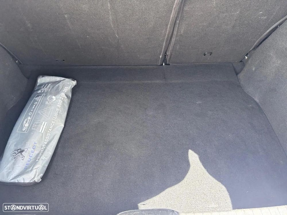 Peugeot 208 1.6 BlueHDi Style - 28