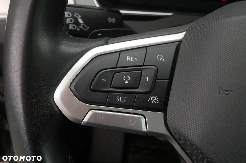 Volkswagen Passat 2.0 TDI Elegance DSG - 25