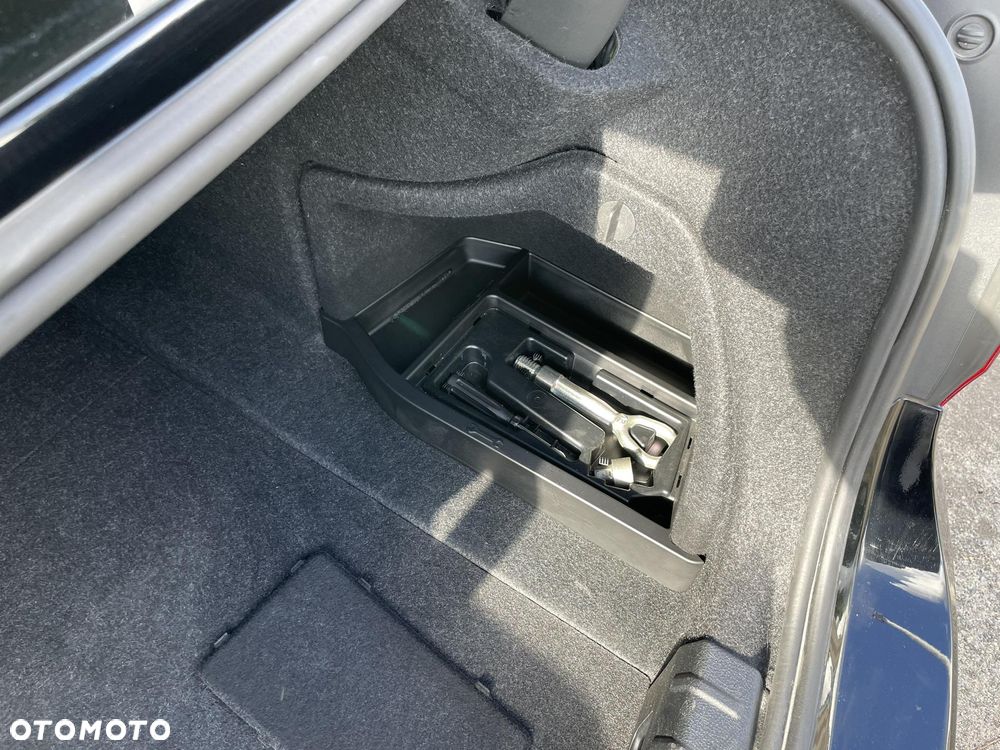 BMW Seria 3 318d Sport Line Shadow - 19