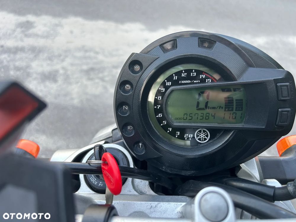 Yamaha FZ6 - 18