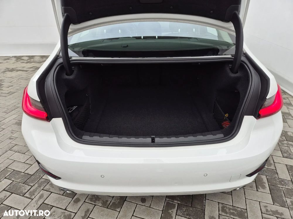 BMW Seria 3 320d xDrive AT MHEV - 28