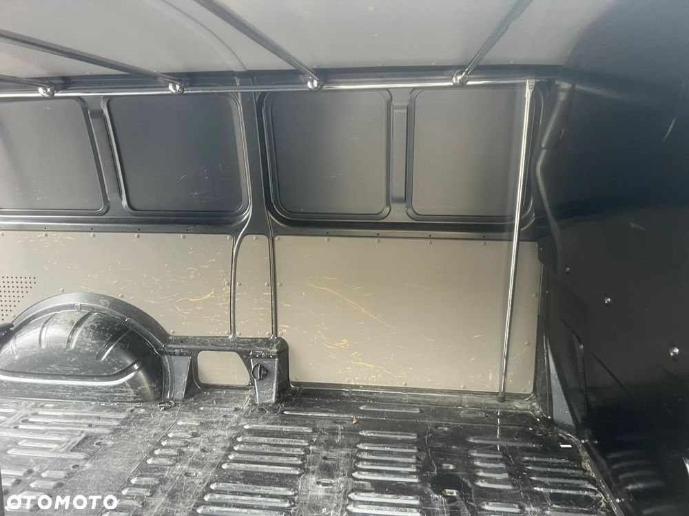 Volkswagen Transporter L2H1 - 3