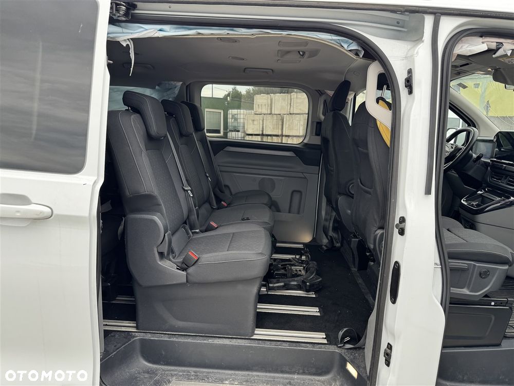 Ford Tourneo Custom - 24