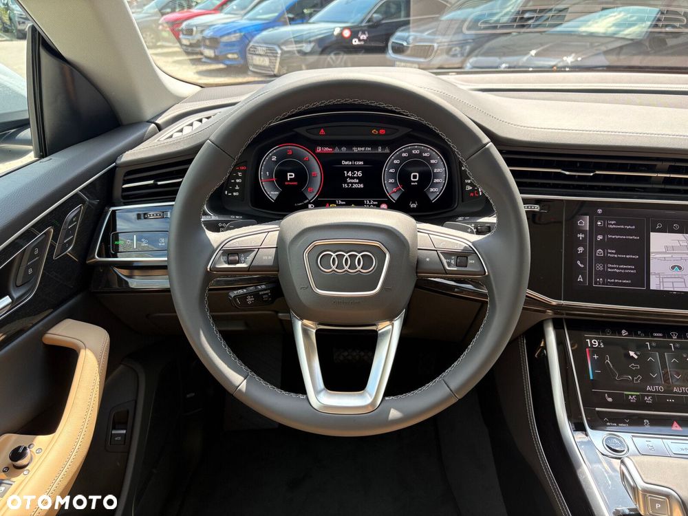 Audi Q8 - 12
