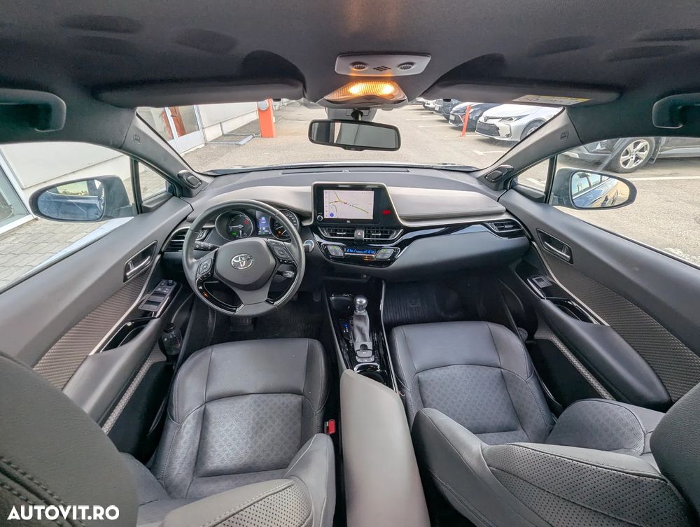 Toyota C-HR 2.0 HSD 184 CP 4x2 CVT Classy Bi-Tone - 12