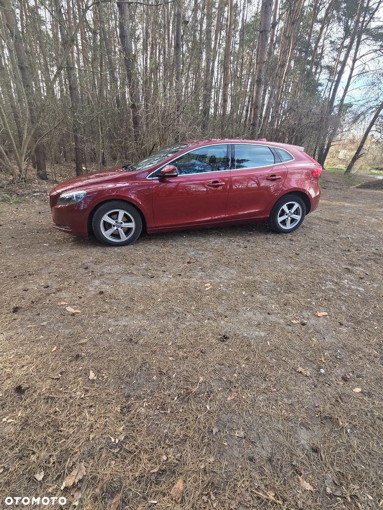 Volvo V40 D2 Drive-E Momentum - 1