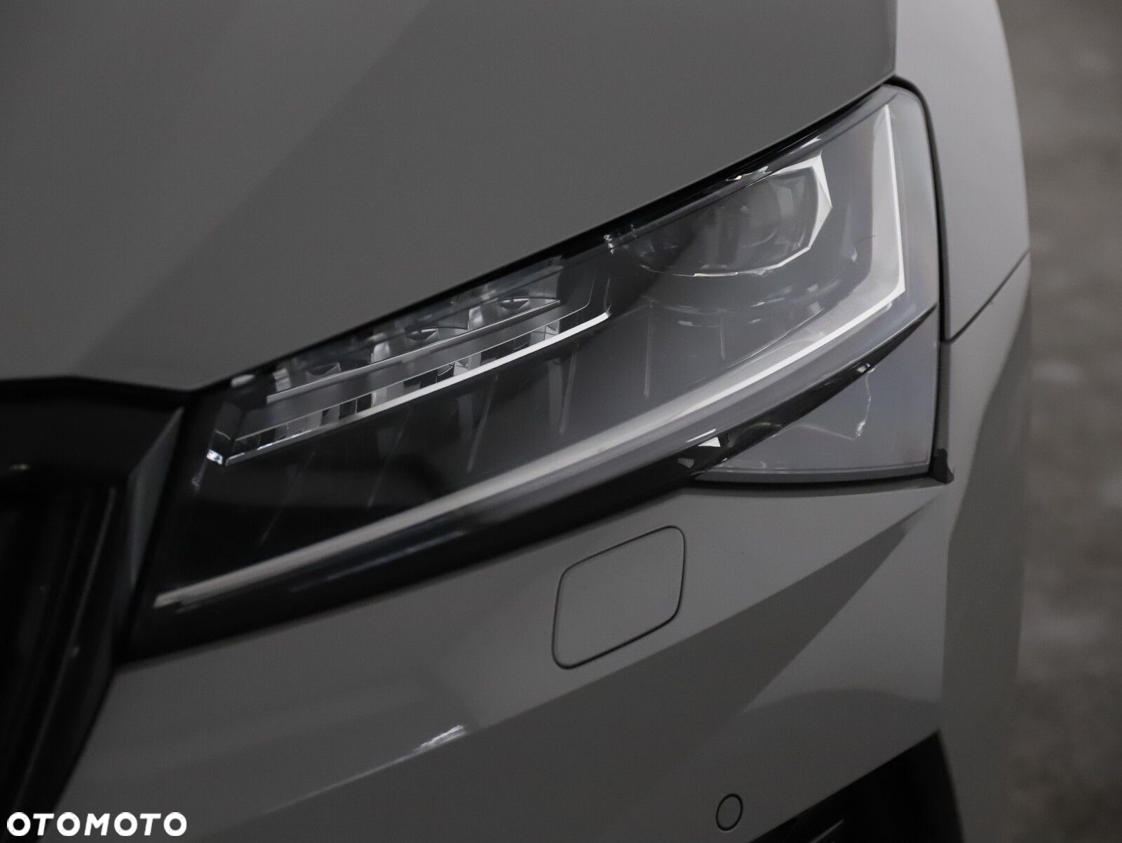 Skoda Superb 2.0 TDI SCR 4x4 Sportline DSG - 31