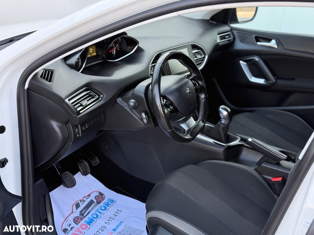 Peugeot 308 1.2 L PureTech Turbo Active - 5