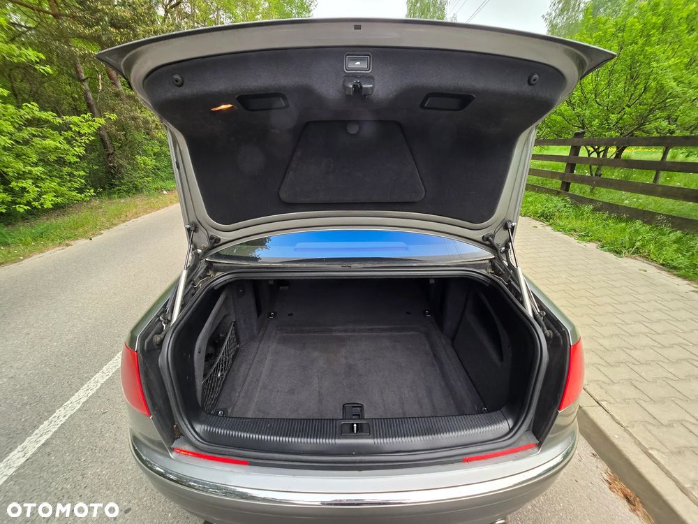 Audi A8 4.2 Quattro - 27