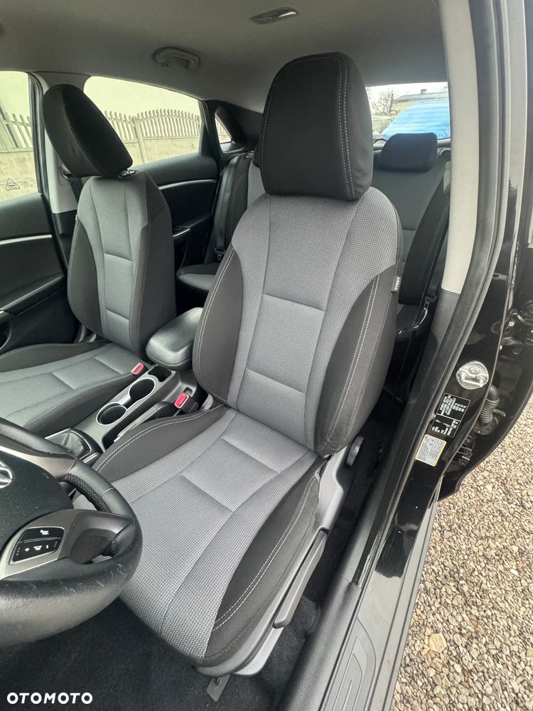 Hyundai i30 1.4 Trend - 14