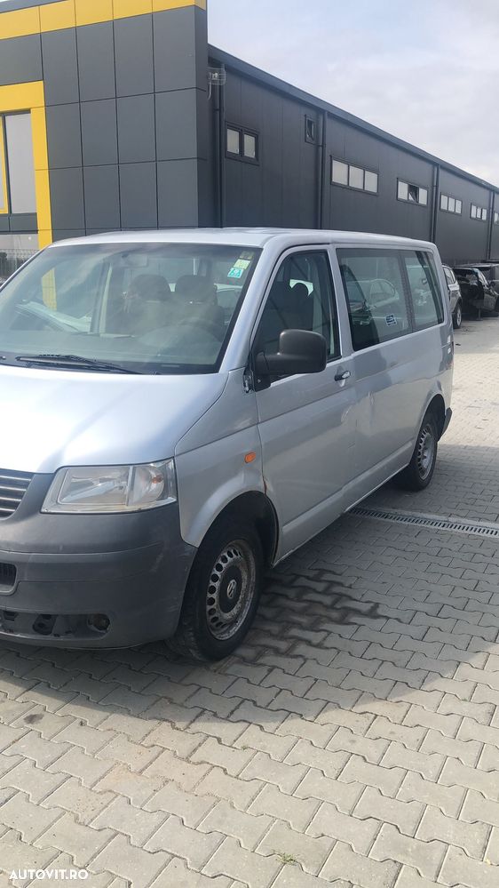 Dezmembram Volkswagen T5 1.9TDI an fabr 2006 - 3