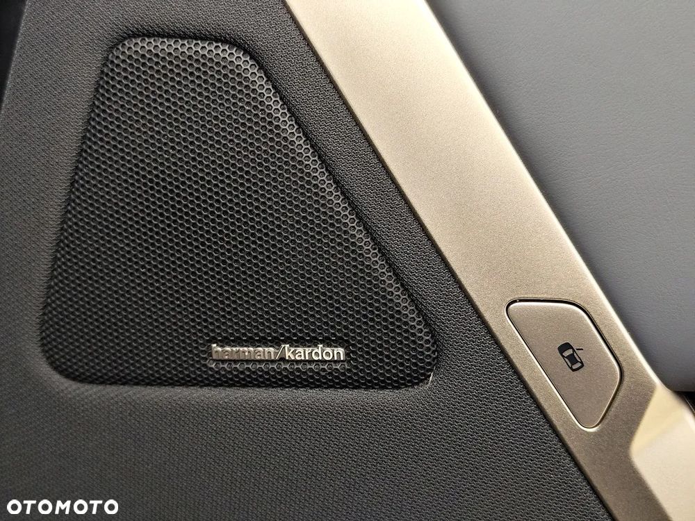 BMW iX xDrive40 76.6kWh Signature - 14