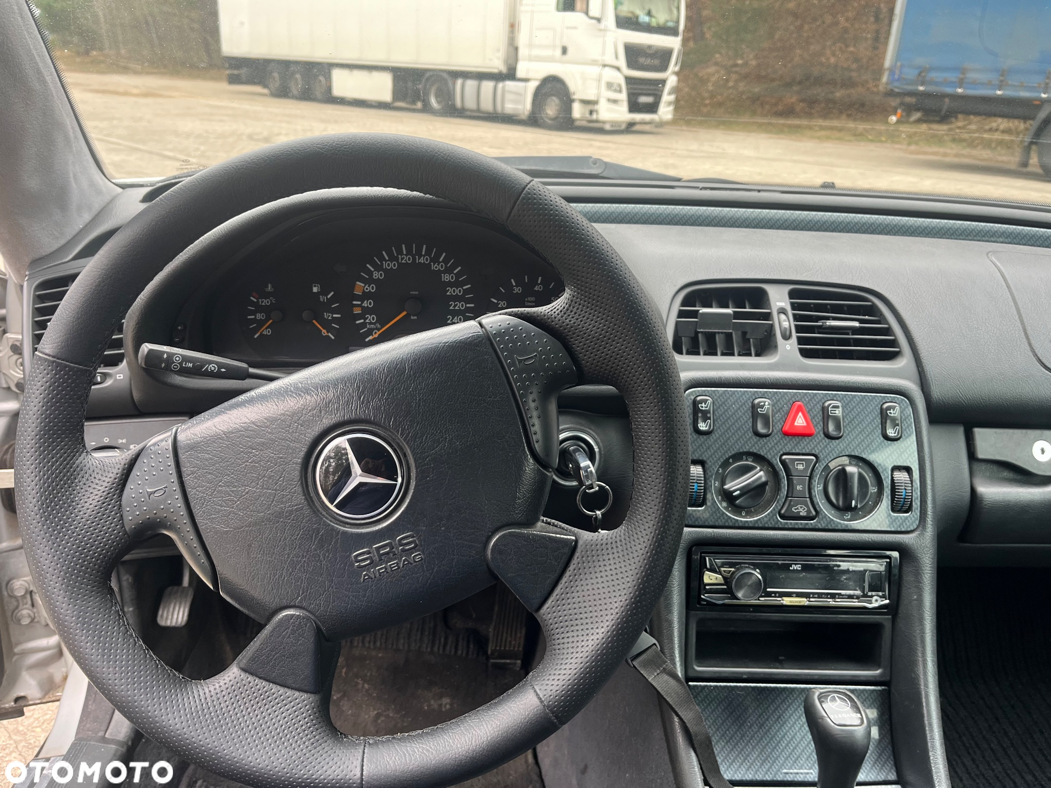 Mercedes-Benz CLK 320 - 15