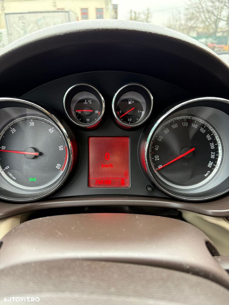 Opel Insignia 2.0 CDTI - 8