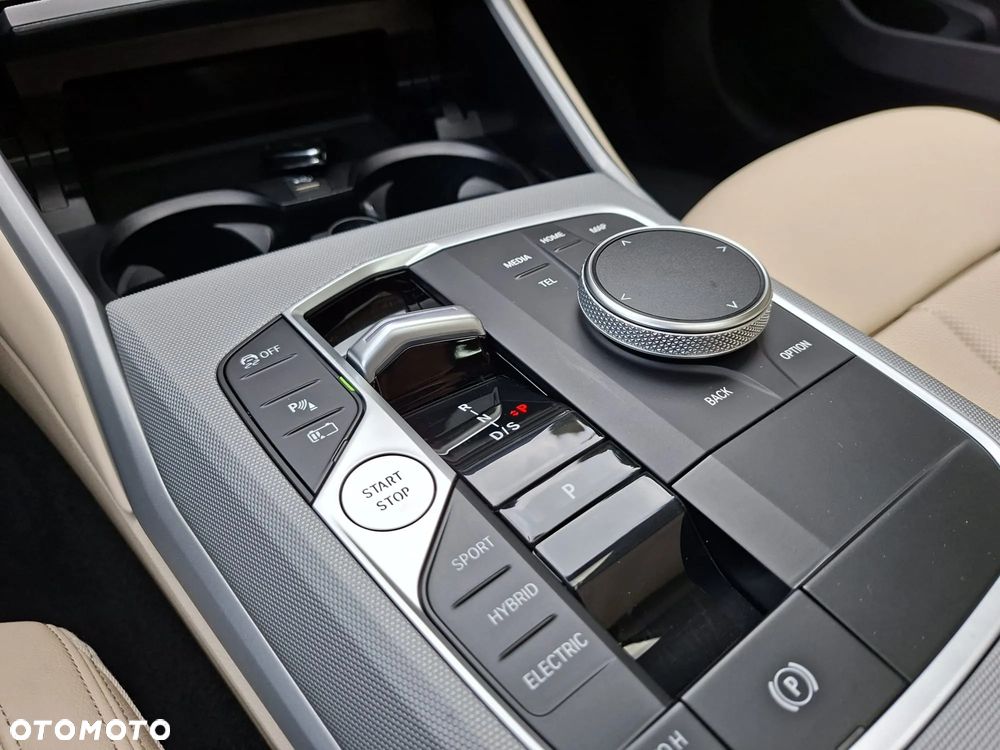 BMW Seria 3 320e PHEV xDrive - 10