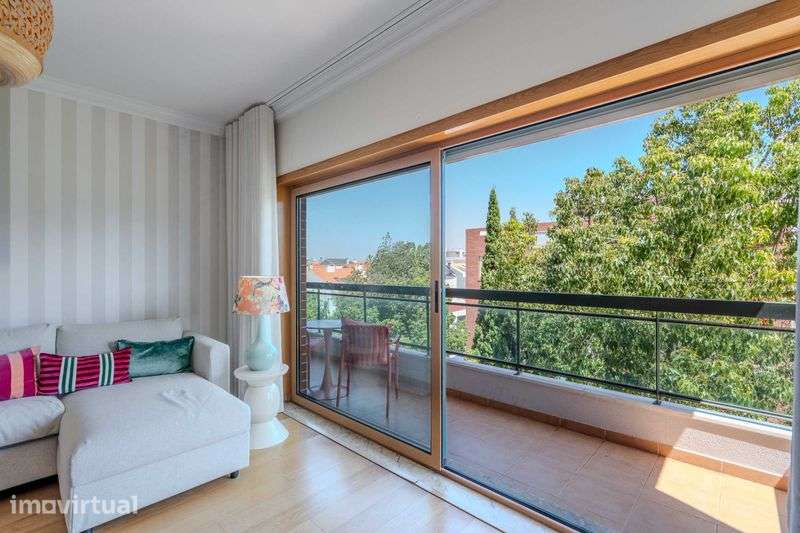 Apartamento T2 para Venda em Queijas - Grande imagem: 4/12