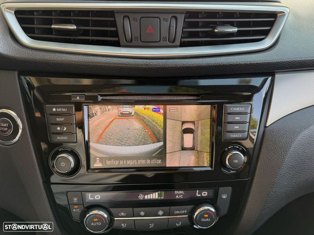 Nissan Qashqai 1.5 dCi N-Connecta J18 - 21